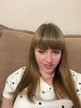 Snapshot of Kamilochka29511 chatting on July 3, 12:33 pm Kamilochka29511 online show from July 3, 12:33 pm