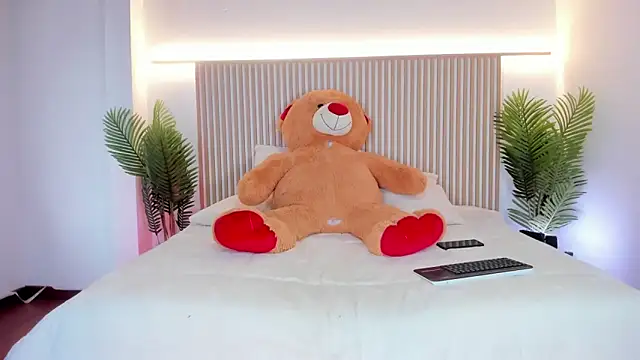 Snapshot of Milu_blossom chatting on June 5, 3:07 pm Milu blossom online show from June 5, 3:07 pm