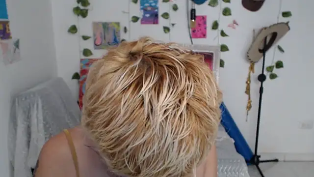 seley222 online show from May 30, 1:28 pm