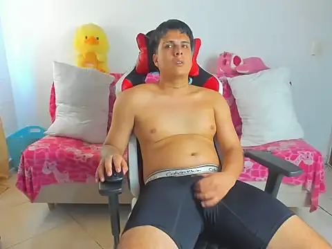 Snapshot of alexerdiego chatting on May 15, 6:06 pm alexerdiego online show from May 15, 6:06 pm