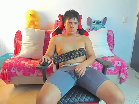 Snapshot of alexerdiego chatting on May 19, 5:53 pm alexerdiego online show from May 19, 5:53 pm