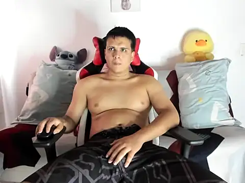 Snapshot of alexerdiego chatting on June 13, 2:26 pm alexerdiego online show from June 13, 2:26 pm