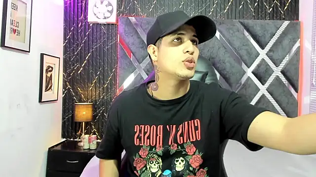 dominic connor online show from June 15, 3:29 am