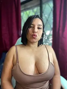 Snapshot of Elena_Grace1 chatting on June 4, 7:29 pm Elena Grace1 online show from June 4, 7:29 pm