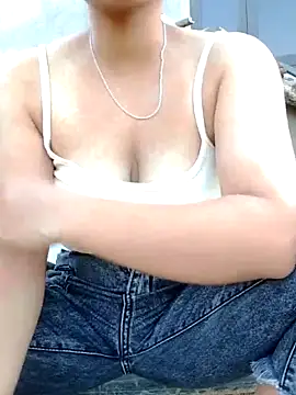 Snapshot of Mirra-a chatting on June 6, 10:09 am Mirra-a online show from June 6, 10:09 am