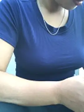 Snapshot of Mirra-a chatting on May 26, 11:47 pm Mirra-a online show from May 26, 11:47 pm