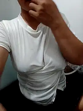 Snapshot of Mirra-a chatting on June 27, 12:22 pm Mirra-a online show from June 27, 12:22 pm