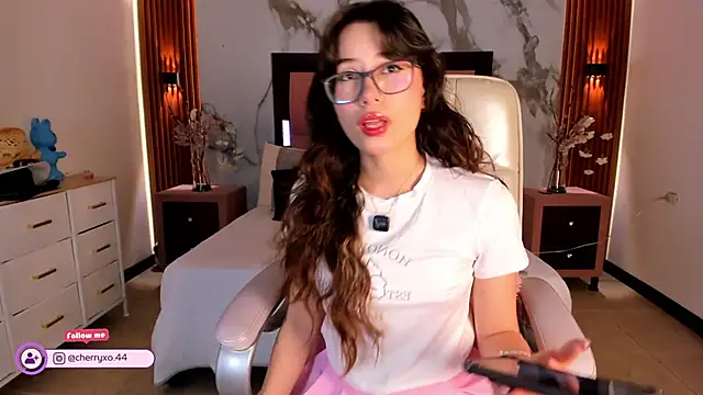 Snapshot of Cherryblossom18_ chatting on June 3, 9:08 pm Cherryblossom18 online show from June 3, 9:08 pm