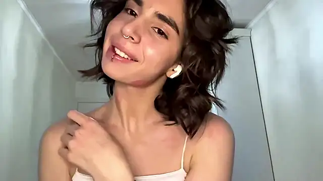 Snapshot of JessiaRuezga chatting on May 25, 12:15 pm JessiaRuezga online show from May 25, 12:15 pm