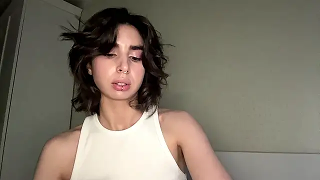 Snapshot of JessiaRuezga chatting on June 1, 11:54 am JessiaRuezga online show from June 1, 11:54 am