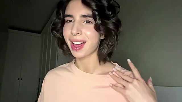 Snapshot of JessiaRuezga chatting on May 18, 12:21 pm JessiaRuezga online show from May 18, 12:21 pm