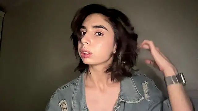 Snapshot of JessiaRuezga chatting on May 17, 1:00 pm JessiaRuezga online show from May 17, 1:00 pm