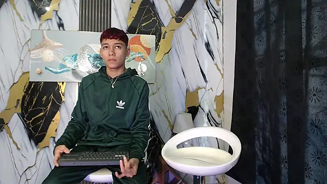 KING LOVERS1 online show from June 17, 1:21 pm