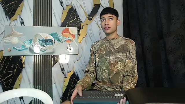 KING LOVERS1 online show from June 30, 1:22 pm
