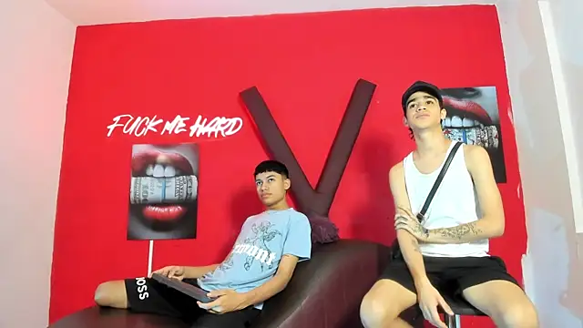 KING LOVERS1 online show from July 1, 1:11 pm