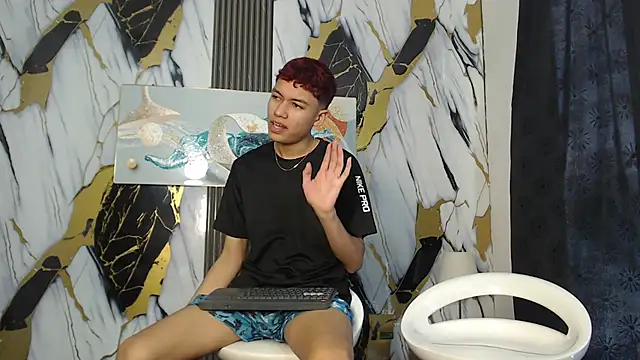 KING LOVERS1 online show from June 14, 1:34 pm
