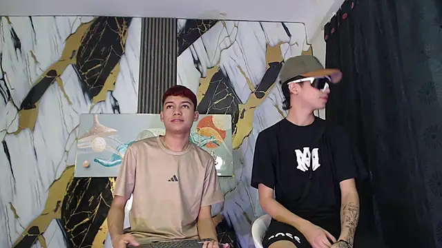 KING LOVERS1 online show from June 23, 1:20 pm