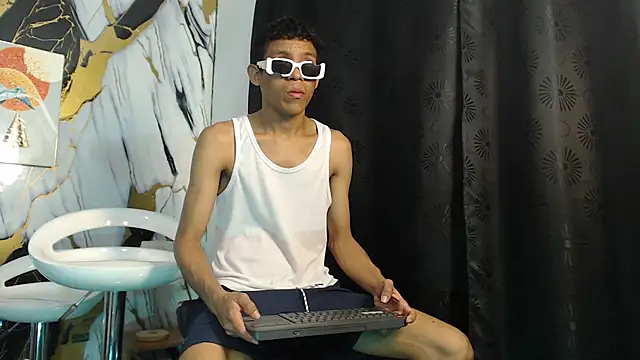 RONALDA HOT26 online show from May 23, 7:40 am