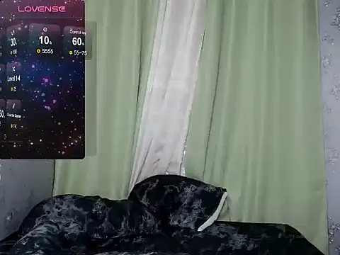 UrPrettyMaddie online show from May 18, 4:51 am