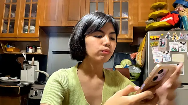YukikoSchaefers online show from May 26, 5:16 am