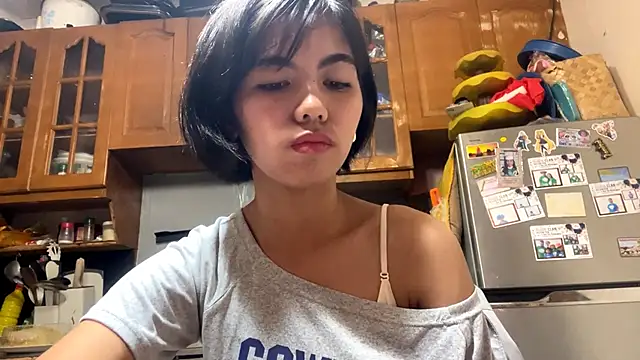 YukikoSchaefers online show from May 25, 3:06 am