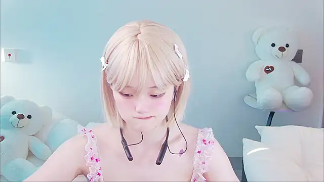 Snapshot of Evil-Bunny007 chatting on May 25, 10:47 am Evil-Bunny007 online show from May 25, 10:47 am