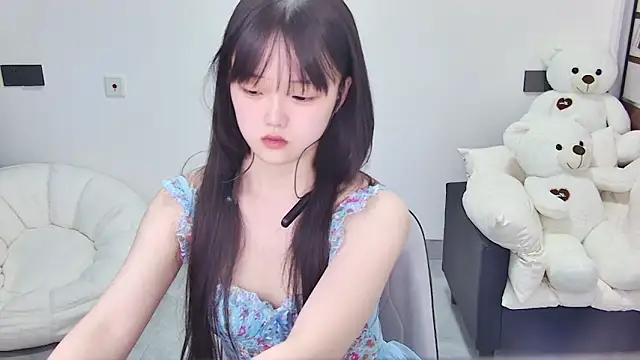Snapshot of Evil-Bunny007 chatting on June 17, 12:37 pm Evil-Bunny007 online show from June 17, 12:37 pm