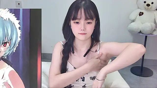 Snapshot of Evil-Bunny007 chatting on June 5, 12:00 pm Evil-Bunny007 online show from June 5, 12:00 pm