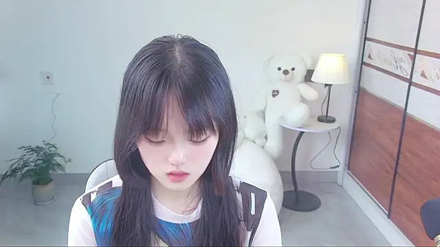 Snapshot of Evil-Bunny007 chatting on May 14, 9:39 am Evil-Bunny007 online show from May 14, 9:39 am