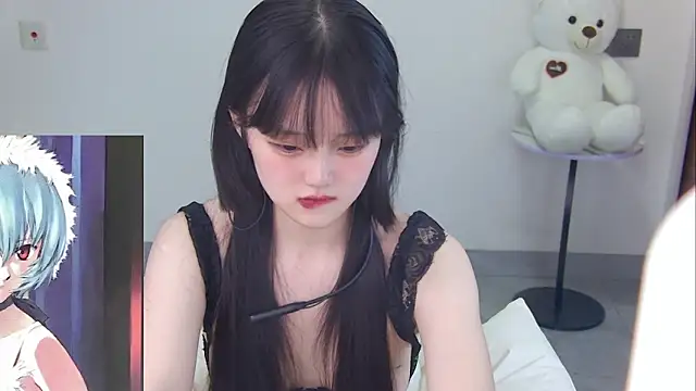 Snapshot of Evil-Bunny007 chatting on June 3, 2:33 pm Evil-Bunny007 online show from June 3, 2:33 pm