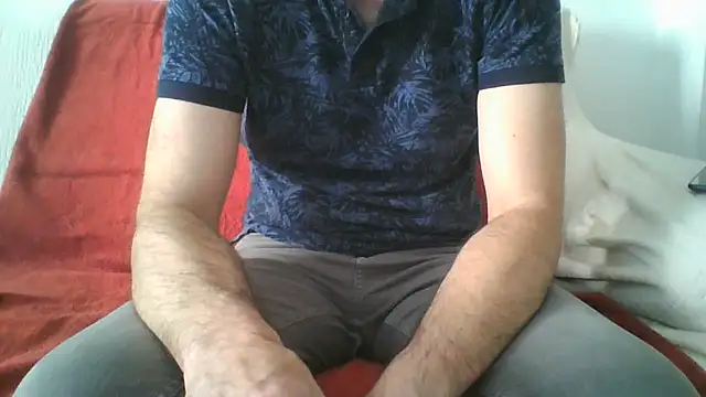 Snapshot of xeson47 chatting on June 19, 10:43 am xeson47 online show from June 19, 10:43 am