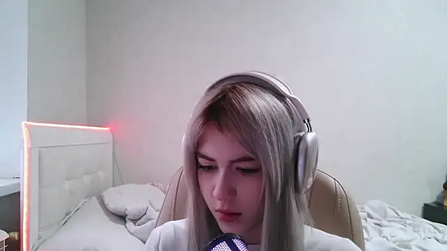 lettiegray online show from May 16, 10:36 am
