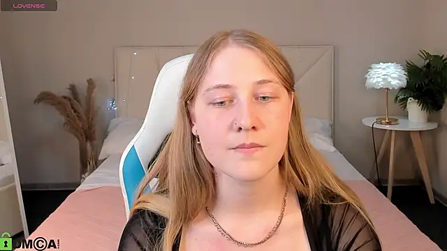 Olivia Iv online show from May 19, 11:06 am
