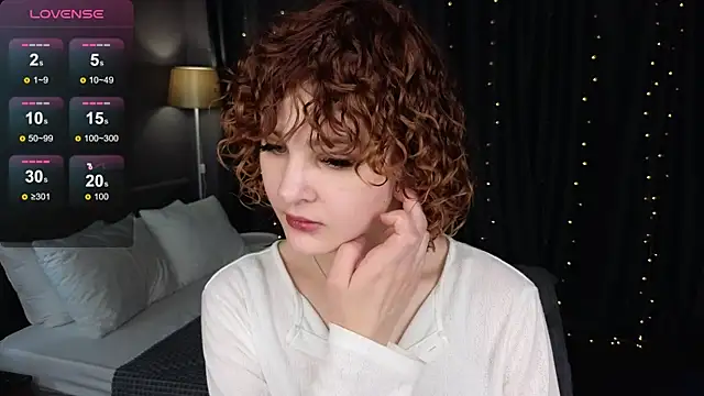 Snapshot of Kira__Fluffy chatting on June 25, 5:34 am Kira Fluffy online show from June 25, 5:34 am