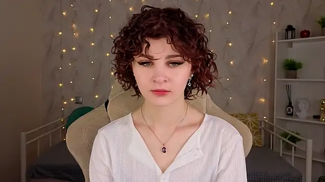 Snapshot of Kira__Fluffy chatting on June 14, 12:07 am Kira Fluffy online show from June 14, 12:07 am
