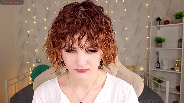 Snapshot of Kira__Fluffy chatting on June 20, 12:04 am Kira Fluffy online show from June 20, 12:04 am