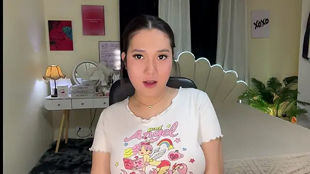 RingMyBelle online show from June 12, 11:41 am