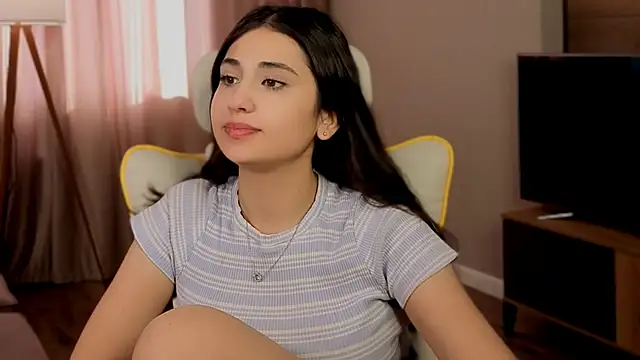 honeylanaa online show from May 28, 4:31 am