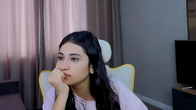 honeylanaa online show from May 24, 4:23 am
