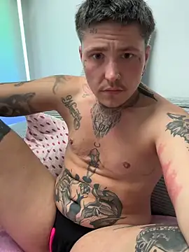 Snapshot of Kamil_Pain chatting on June 18, 4:23 pm Kamil Pain online show from June 18, 4:23 pm