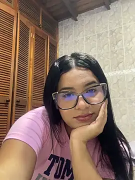 sara alejandra online show from May 15, 1:25 am