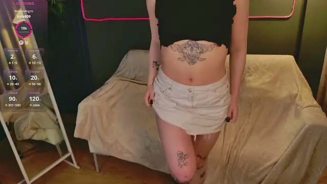 Nancy  Moss online show from May 25, 9:24 pm