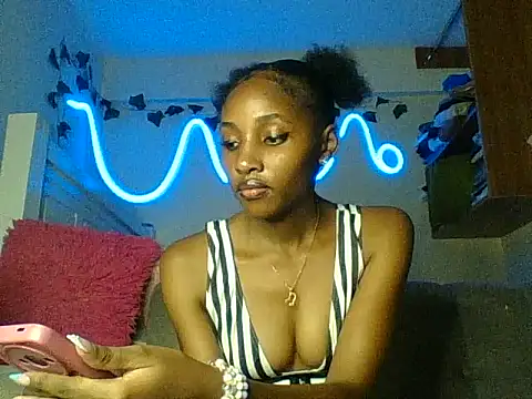 Snapshot of Velvet_peach chatting on July 6, 5:37 pm Velvet peach online show from July 6, 5:37 pm