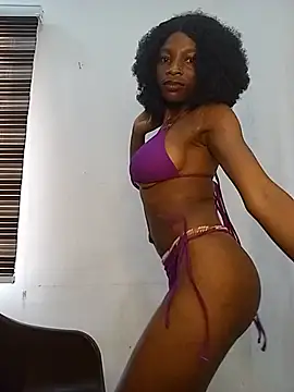 Snapshot of Pussyxxjuicyx1 chatting on June 23, 12:25 pm Pussyxxjuicyx1 online show from June 23, 12:25 pm