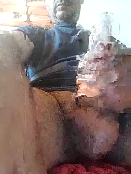 Snapshot of Nicolas065 chatting on May 22, 2:37 pm Nicolas065 online show from May 22, 2:37 pm