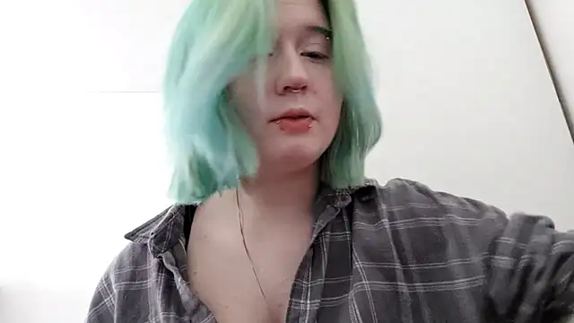 Snapshot of HunXena chatting on May 20, 4:04 pm HunXena online show from May 20, 4:04 pm
