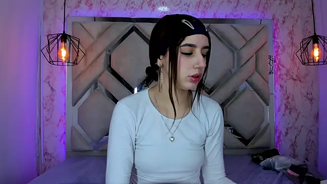 leri rose  online show from July 29, 11:31 am