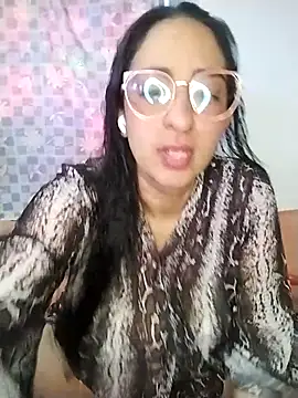 Snapshot of Pamela_sa chatting on May 21, 4:26 pm Pamela sa online show from May 21, 4:26 pm