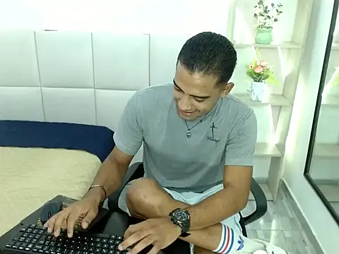 Snapshot of ivytemptation chatting on June 13, 2:53 am ivytemptation online show from June 13, 2:53 am