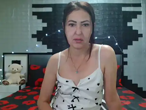 Ada Vera online show from June 17, 12:15 pm